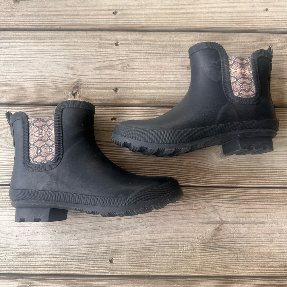 Serra Black Ankle Pull on faux fur Rain Boots